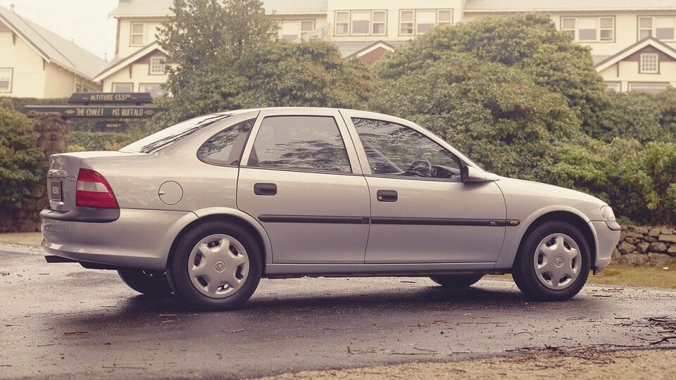Holden Vectra Side On